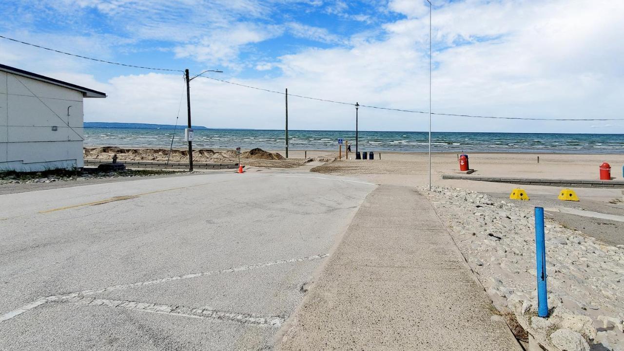 Main Beach River Retreat - Wasaga Beach 1 - Main Strip - 95 Mosley St Dış mekan fotoğraf