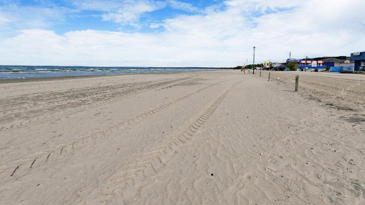 Main Beach River Retreat - Wasaga Beach 1 - Main Strip - 95 Mosley St Dış mekan fotoğraf