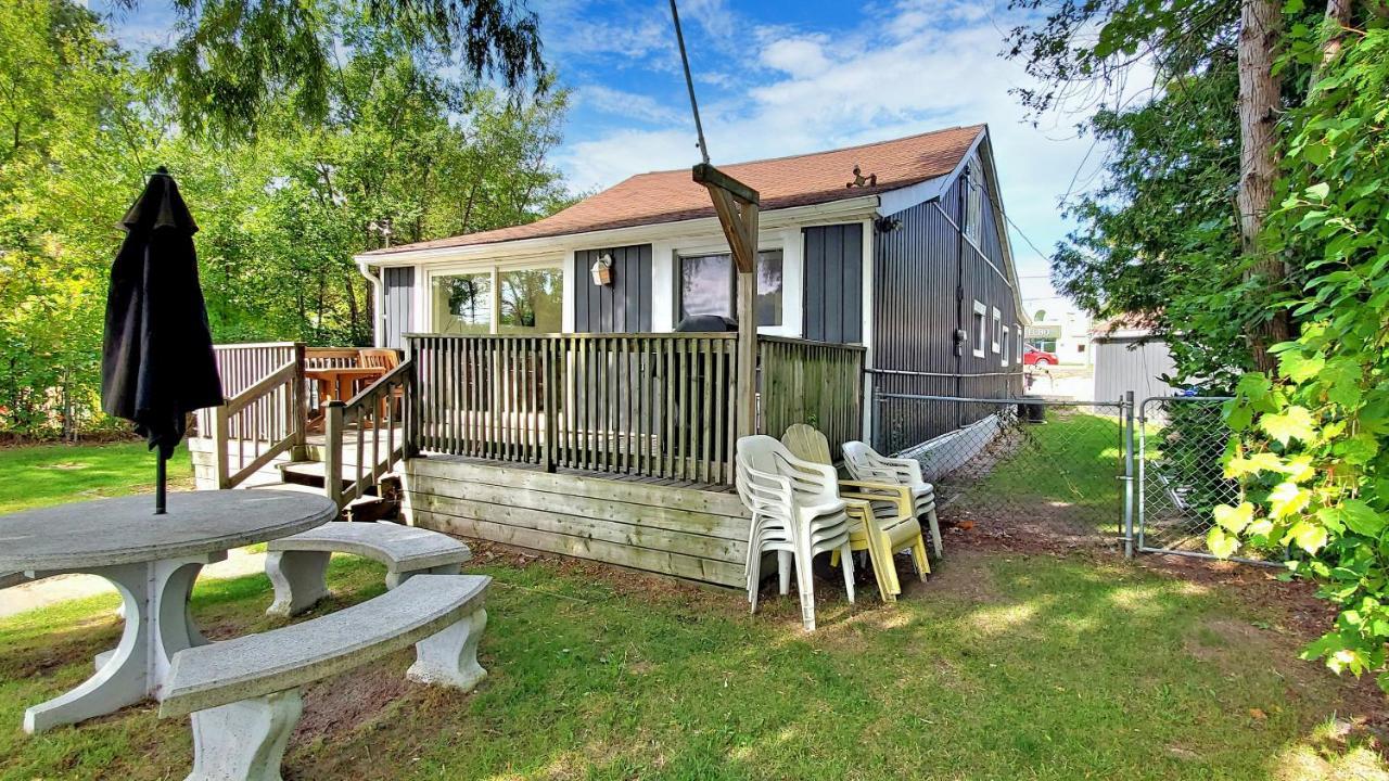 Main Beach River Retreat - Wasaga Beach 1 - Main Strip - 95 Mosley St Dış mekan fotoğraf